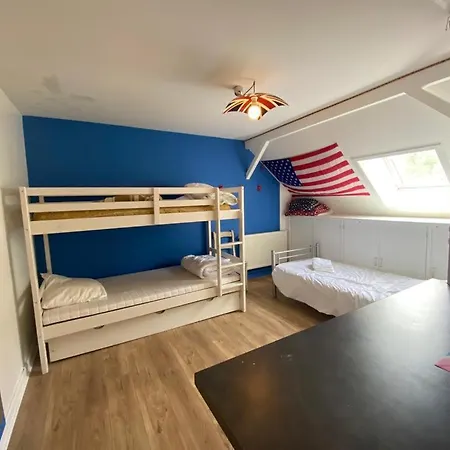 La Petite Maison De Mon Oncle Сasa de vacaciones *